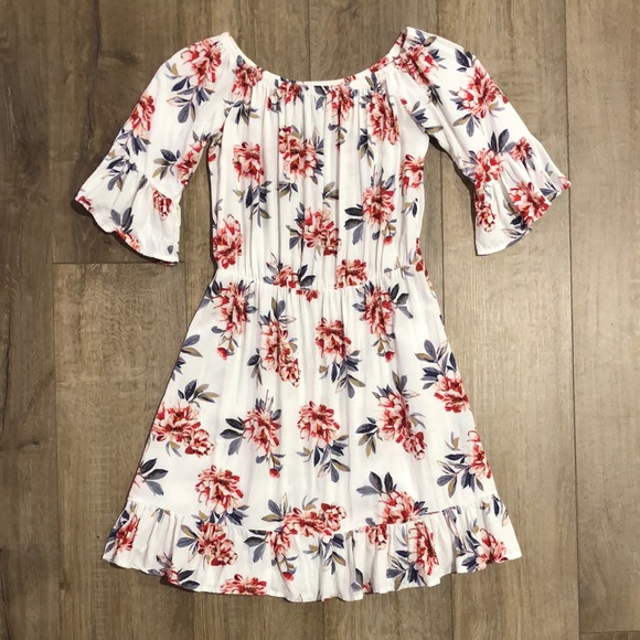 New Look Dresses & Skirts - NEW LOOK Floral Ruffle Sleeve Mini Dress